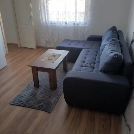 Yellow Hill Batinac *